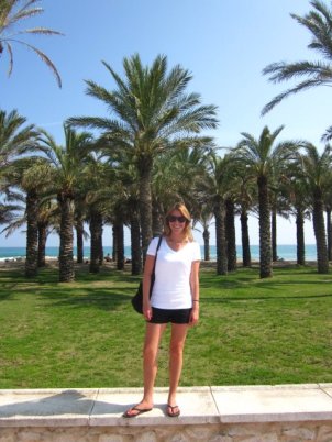 My trusty Longchamp carry-on with me in Málaga, Spain 2011