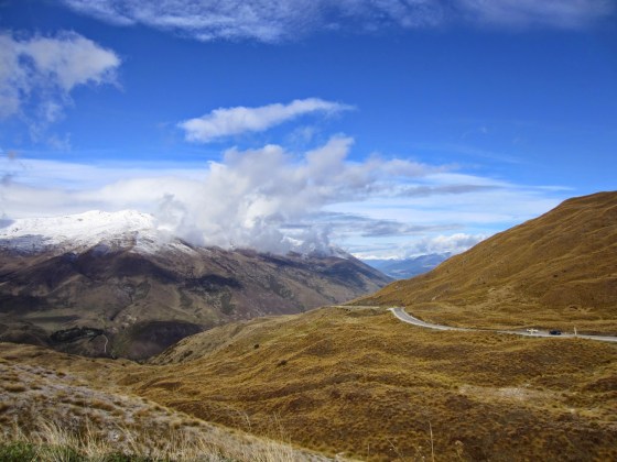 Insanely beautiful scenery along the drive from Wanaka to Queenstown